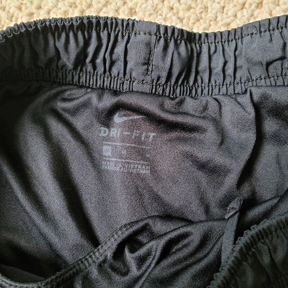 Nike Dri Fit Shorts - Picture 2 of 2